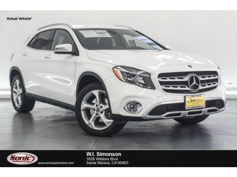 Polar White Mercedes-Benz GLA 250.  Click to enlarge.