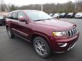 Front 3/4 View of 2018 Jeep Grand Cherokee Limited 4x4 #7