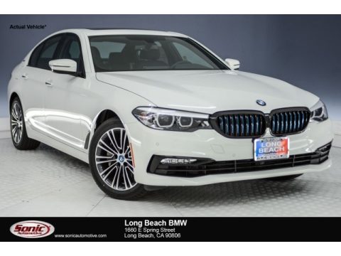 Alpine White BMW 5 Series 530e iPerfomance Sedan.  Click to enlarge.