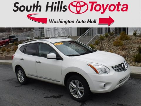 Pearl White Nissan Rogue SV AWD.  Click to enlarge.
