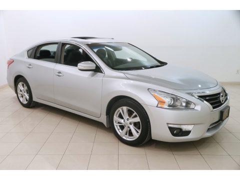 Brilliant Silver Nissan Altima 2.5 SL.  Click to enlarge.