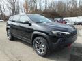 Front 3/4 View of 2019 Jeep Cherokee Trailhawk Elite 4x4 #7