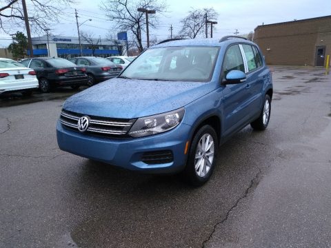 Pacific Blue Metallic Volkswagen Tiguan Limited 2.0T 4Motion.  Click to enlarge.