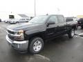 Front 3/4 View of 2018 Chevrolet Silverado 1500 LT Double Cab 4x4 #1