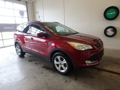 Ruby Red Metallic Ford Escape SE 4WD.  Click to enlarge.