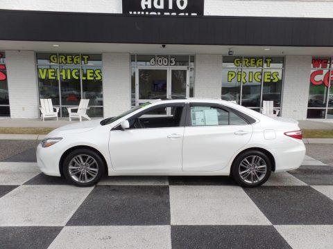 Blizzard Pearl White Toyota Camry SE.  Click to enlarge.
