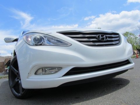 Shimmering White Hyundai Sonata Limited 2.0T.  Click to enlarge.