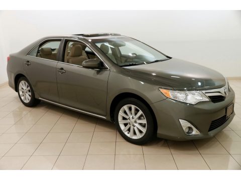 Cypress Green Pearl Toyota Camry XLE.  Click to enlarge.