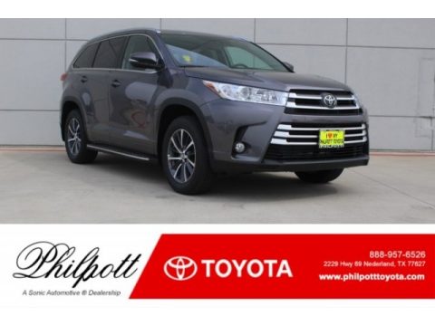 Predawn Gray Mica Toyota Highlander XLE.  Click to enlarge.