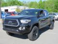 Front 3/4 View of 2018 Toyota Tacoma TRD Off Road Double Cab 4x4 #3