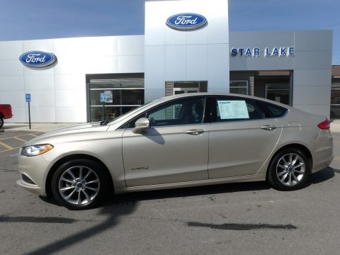 White Gold Ford Fusion Hybrid SE.  Click to enlarge.