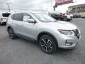 Front 3/4 View of 2018 Nissan Rogue SL AWD #1