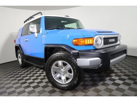 Voodoo Blue Toyota FJ Cruiser 4WD.  Click to enlarge.