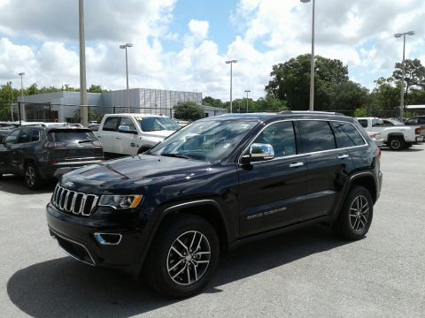 Diamond Black Crystal Pearl Jeep Grand Cherokee Limited.  Click to enlarge.