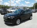 Front 3/4 View of 2019 Jeep Cherokee Latitude #1
