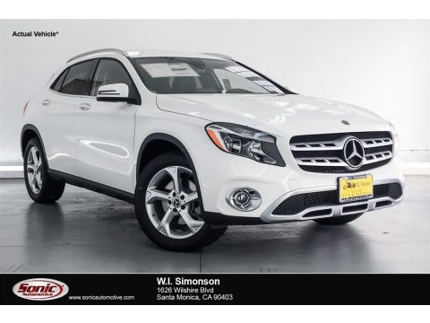 Polar White Mercedes-Benz GLA 250.  Click to enlarge.