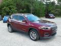 Front 3/4 View of 2019 Jeep Cherokee Latitude Plus #7