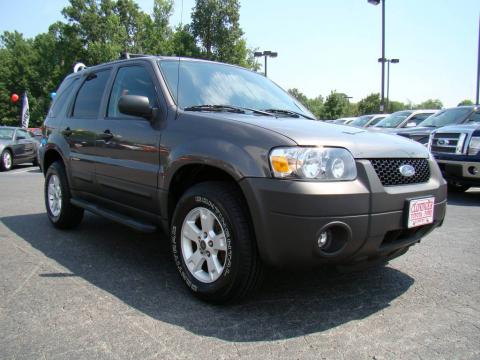 Dark Shadow Grey Metallic Ford Escape XLT V6 4WD.  Click to enlarge.