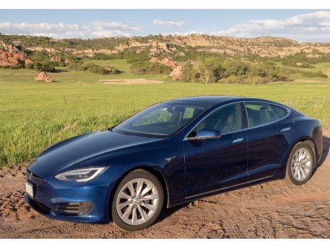 Deep Blue Metallic Tesla Model S 75D.  Click to enlarge.