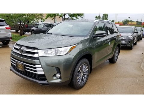 Alumina Jade Metallic Toyota Highlander XLE AWD.  Click to enlarge.