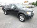 Front 3/4 View of 2018 Nissan Frontier SV King Cab 4x4 #1