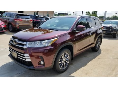 Ooh La La Rouge Mica Toyota Highlander XLE AWD.  Click to enlarge.
