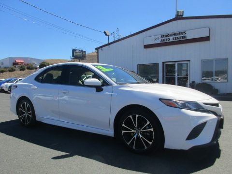 Super White Toyota Camry SE.  Click to enlarge.