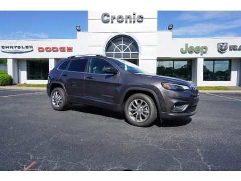 Granite Crystal Metallic Jeep Cherokee Latitude Plus.  Click to enlarge.