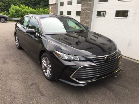 Midnight Black Metallic Toyota Avalon XLE.  Click to enlarge.