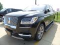 Front 3/4 View of 2018 Lincoln Navigator Reserve L 4x4 #1