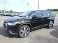 Front 3/4 View of 2019 Chevrolet Traverse LT AWD #1