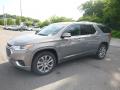 Front 3/4 View of 2019 Chevrolet Traverse Premier AWD #1