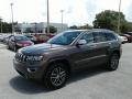 Front 3/4 View of 2018 Jeep Grand Cherokee Limited 4x4 #1