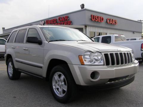 Light Graystone Pearl Jeep Grand Cherokee Laredo.  Click to enlarge.