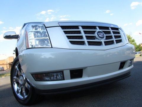 White Diamond Tricoat Cadillac Escalade ESV Premium AWD.  Click to enlarge.