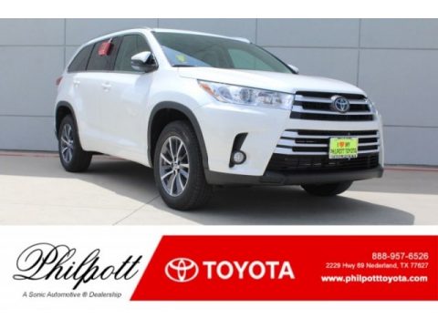 Blizzard White Pearl Toyota Highlander XLE.  Click to enlarge.