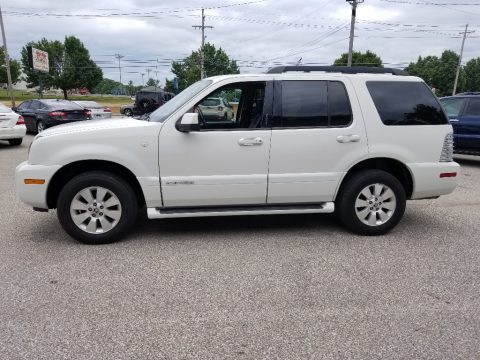 White Suede Mercury Mountaineer AWD.  Click to enlarge.