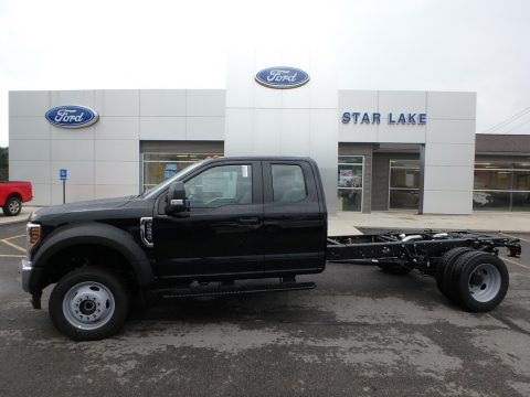 Black Ford F550 Super Duty XL SuperCab 4x4 Chassis.  Click to enlarge.