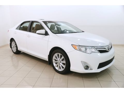 Super White Toyota Camry XLE V6.  Click to enlarge.
