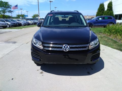 Deep Black Pearl Volkswagen Tiguan Limited 2.0T 4Motion.  Click to enlarge.