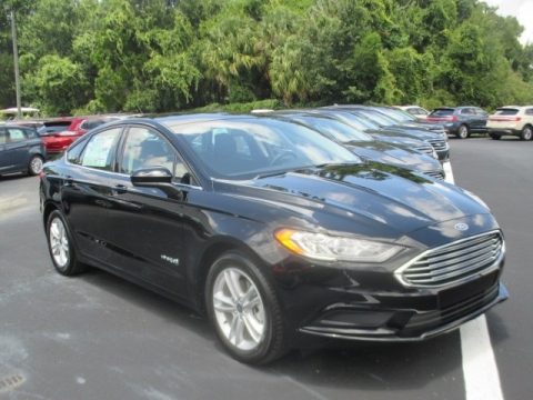 Shadow Black Ford Fusion Hybrid SE.  Click to enlarge.