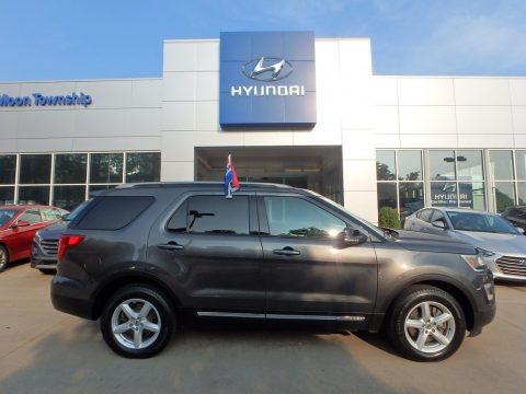 Magnetic Ford Explorer XLT 4WD.  Click to enlarge.