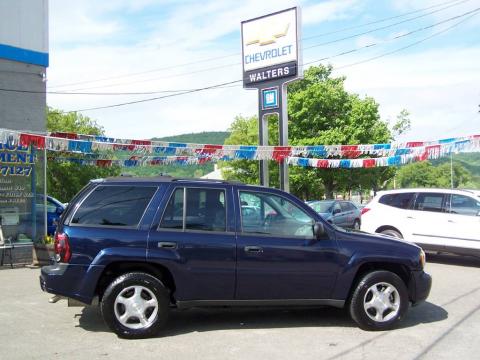 Imperial Blue Metallic Chevrolet TrailBlazer LS 4x4.  Click to enlarge.