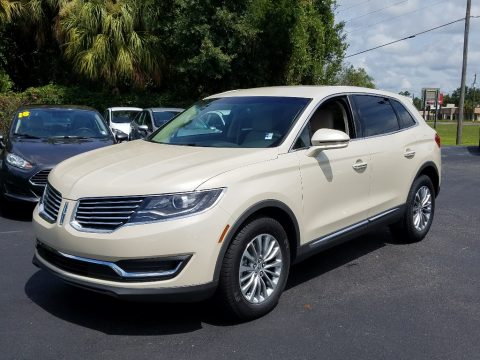 Ivory Pearl Metallic Tri-Coat Lincoln MKX Select AWD.  Click to enlarge.