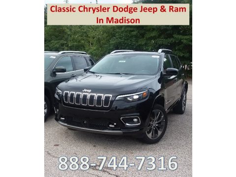 Diamond Black Crystal Pearl Jeep Cherokee Overland 4x4.  Click to enlarge.