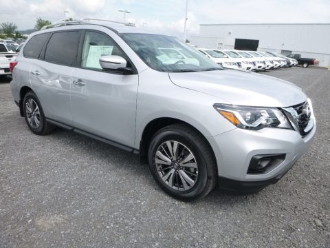 Brilliant Silver Nissan Pathfinder SL 4x4.  Click to enlarge.