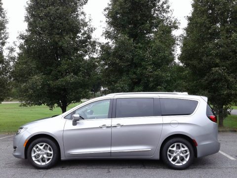 Billet Silver Metallic Chrysler Pacifica Touring L.  Click to enlarge.
