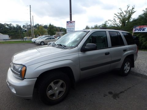 Silverstone Metallic Chevrolet TrailBlazer LS 4x4.  Click to enlarge.