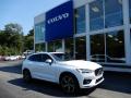 Front 3/4 View of 2019 Volvo XC60 T5 AWD R-Design #1