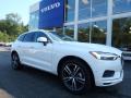 Front 3/4 View of 2019 Volvo XC60 T5 AWD Momentum #1